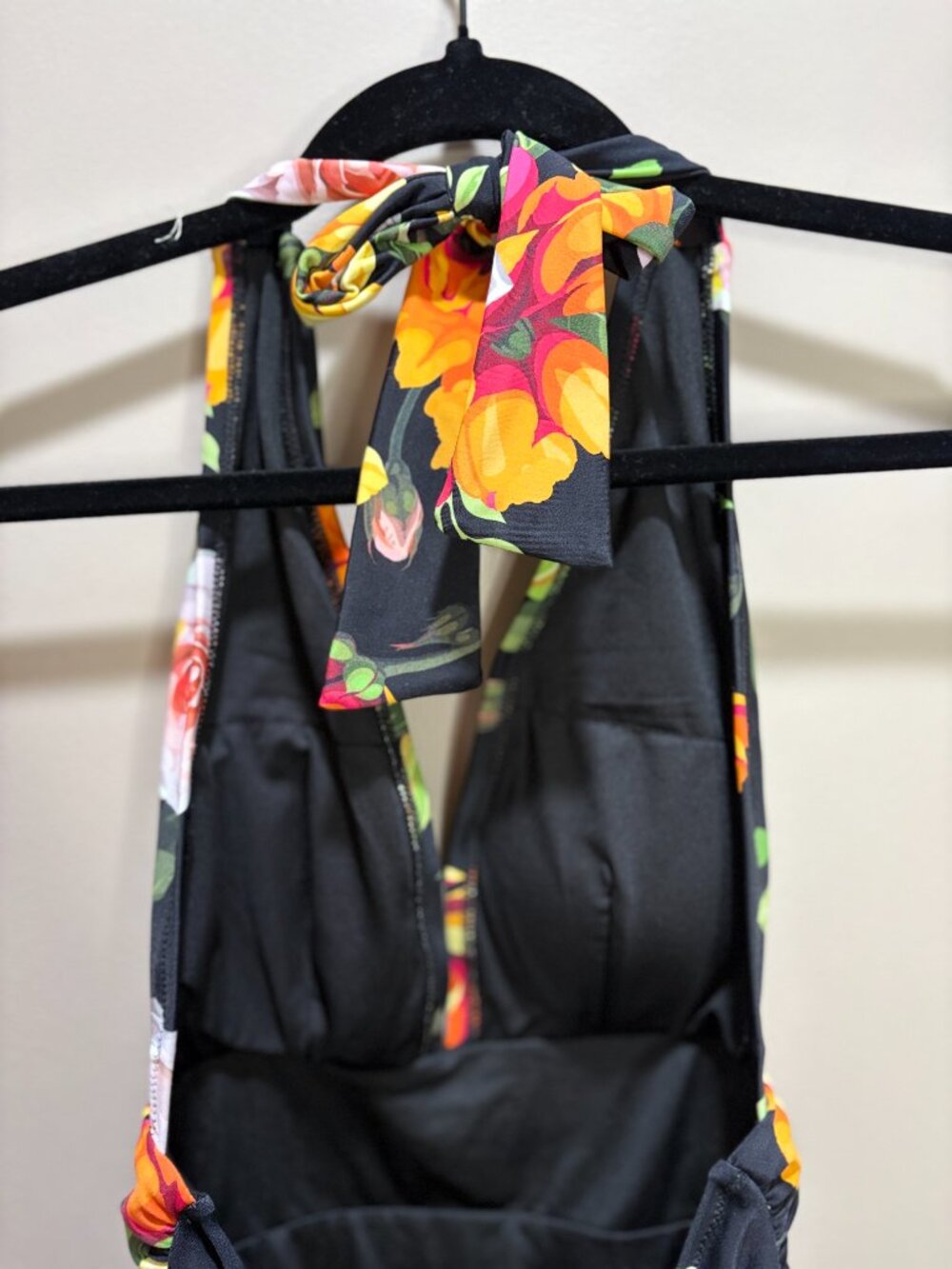 Cupshe Black‎ Floral One Piece Swimsuit Halter V-Neck Extra Small - Picture 5 of 6
